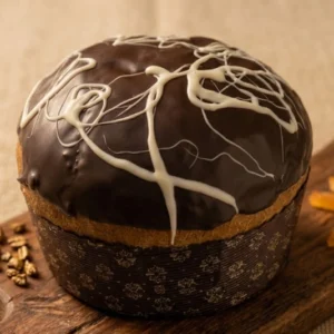 Panettone artigianale natalizio al cioccolato fondente decorato